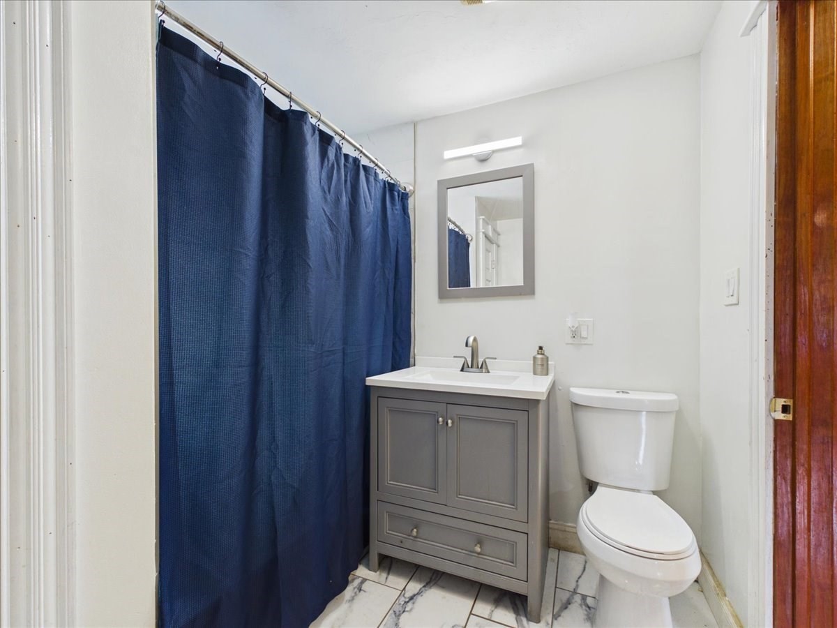 11 Woodrow Ave # 11 Property Photo 18