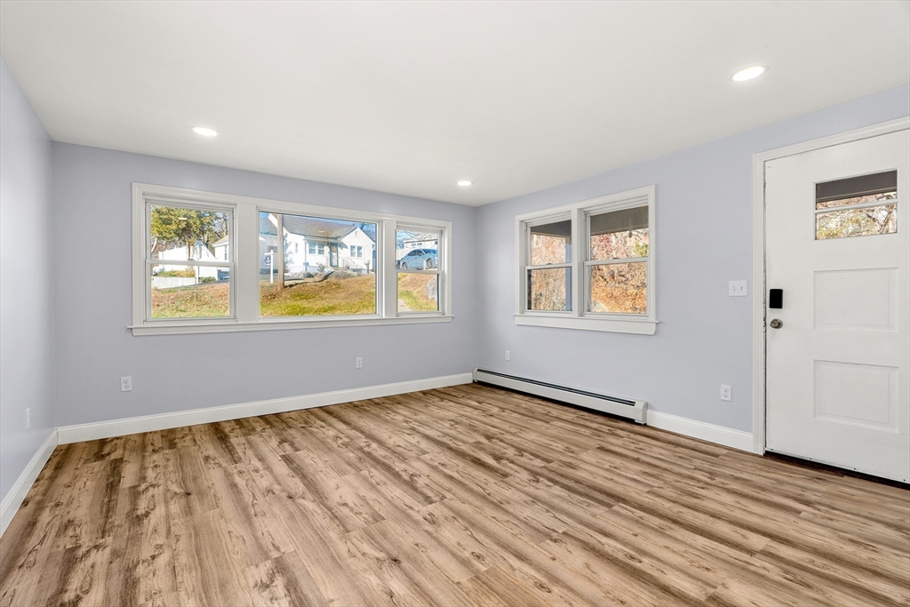 16 Jeanne Darc St Property Photo 32