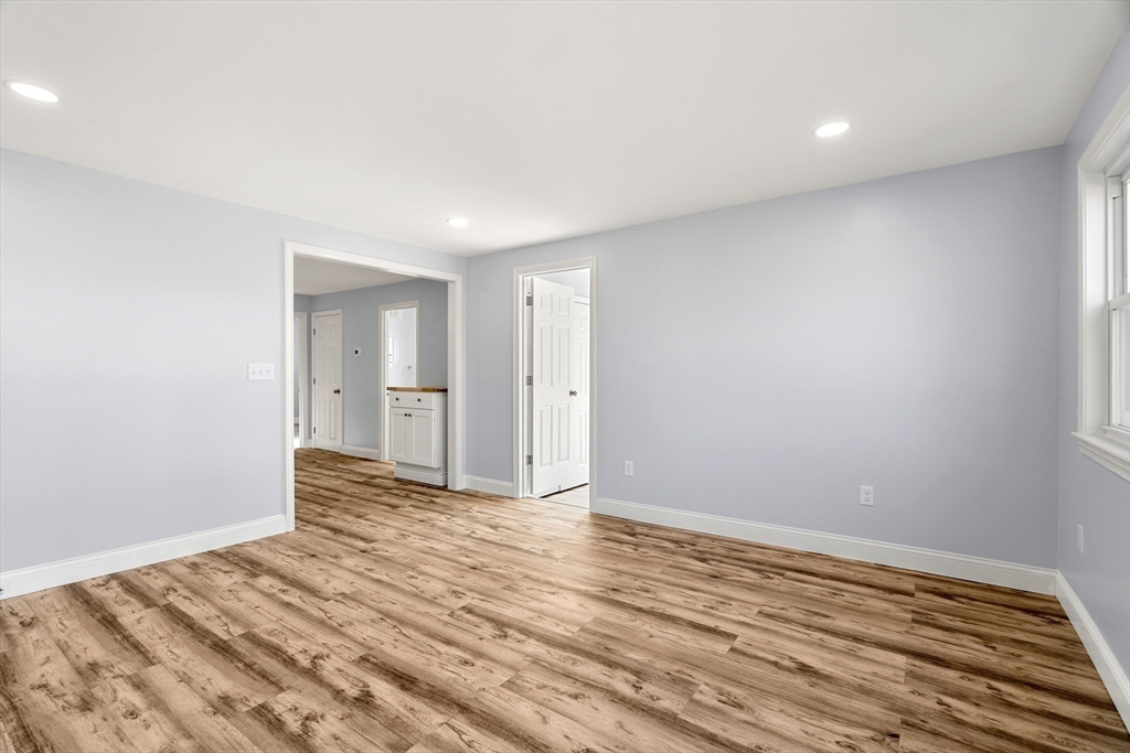 16 Jeanne Darc St Property Photo 34