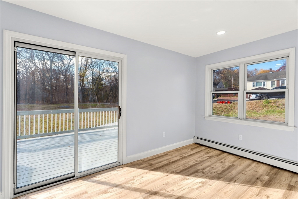 16 Jeanne Darc St Property Photo 35