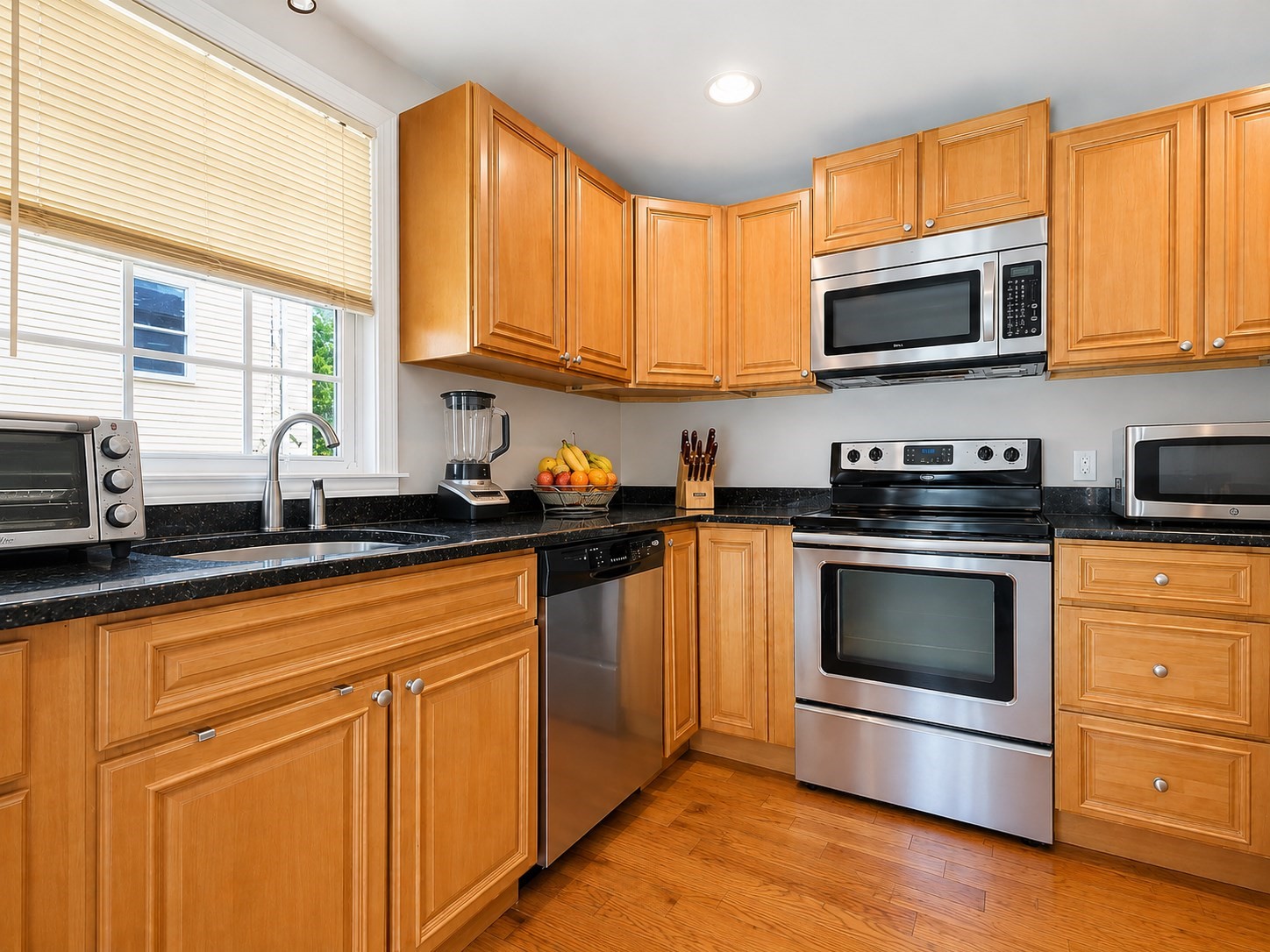 17 Bolton St Property Photo 6