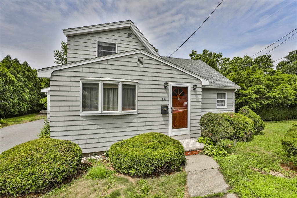 137 Central St Property Photo 1