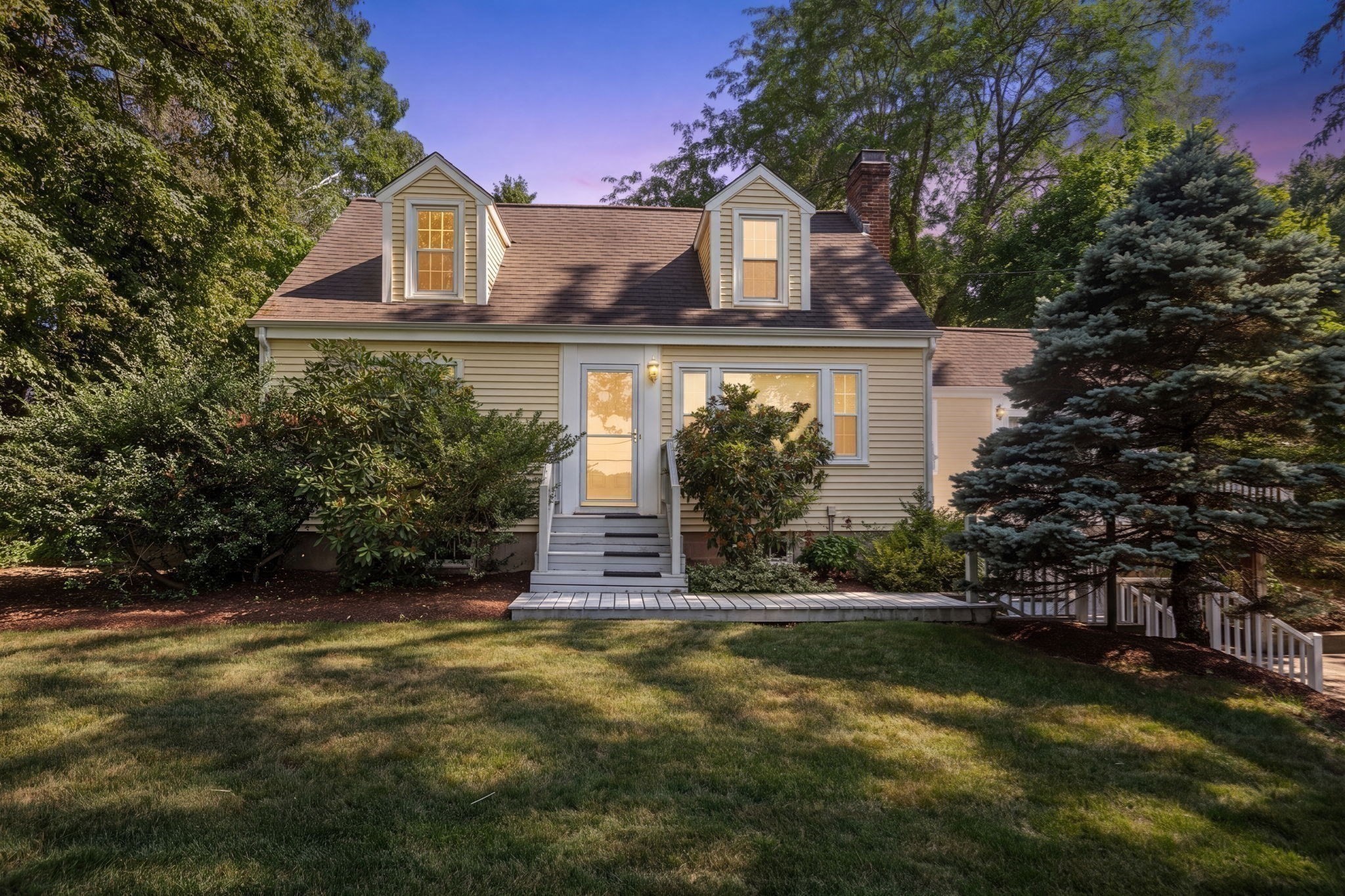 167 Glezen Ln Property Photo 1