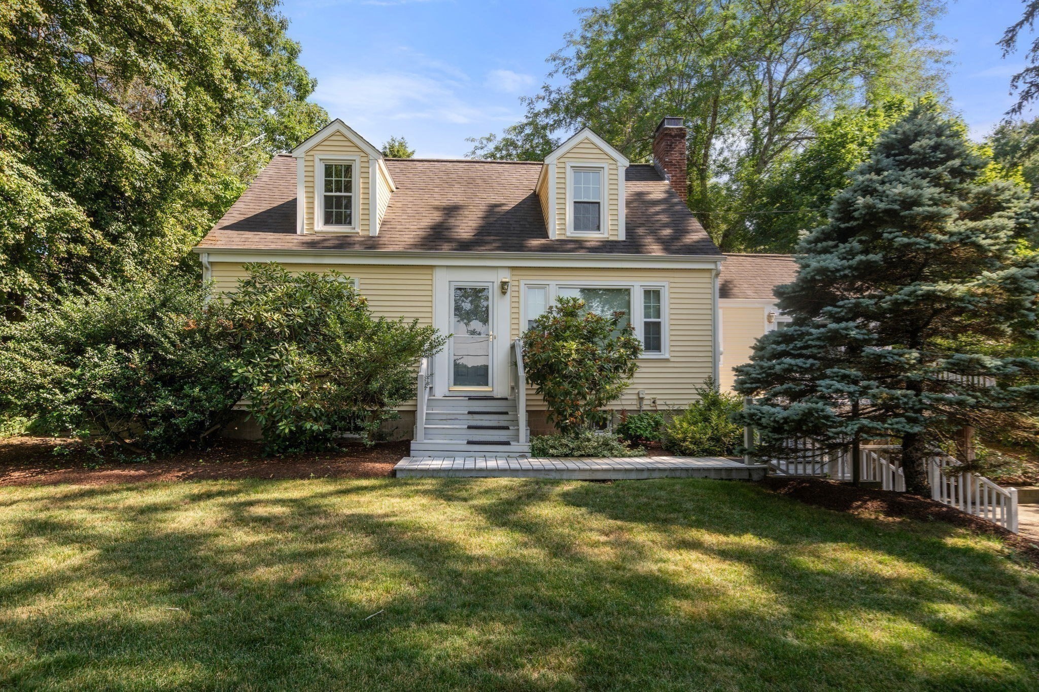 167 Glezen Ln Property Photo 2