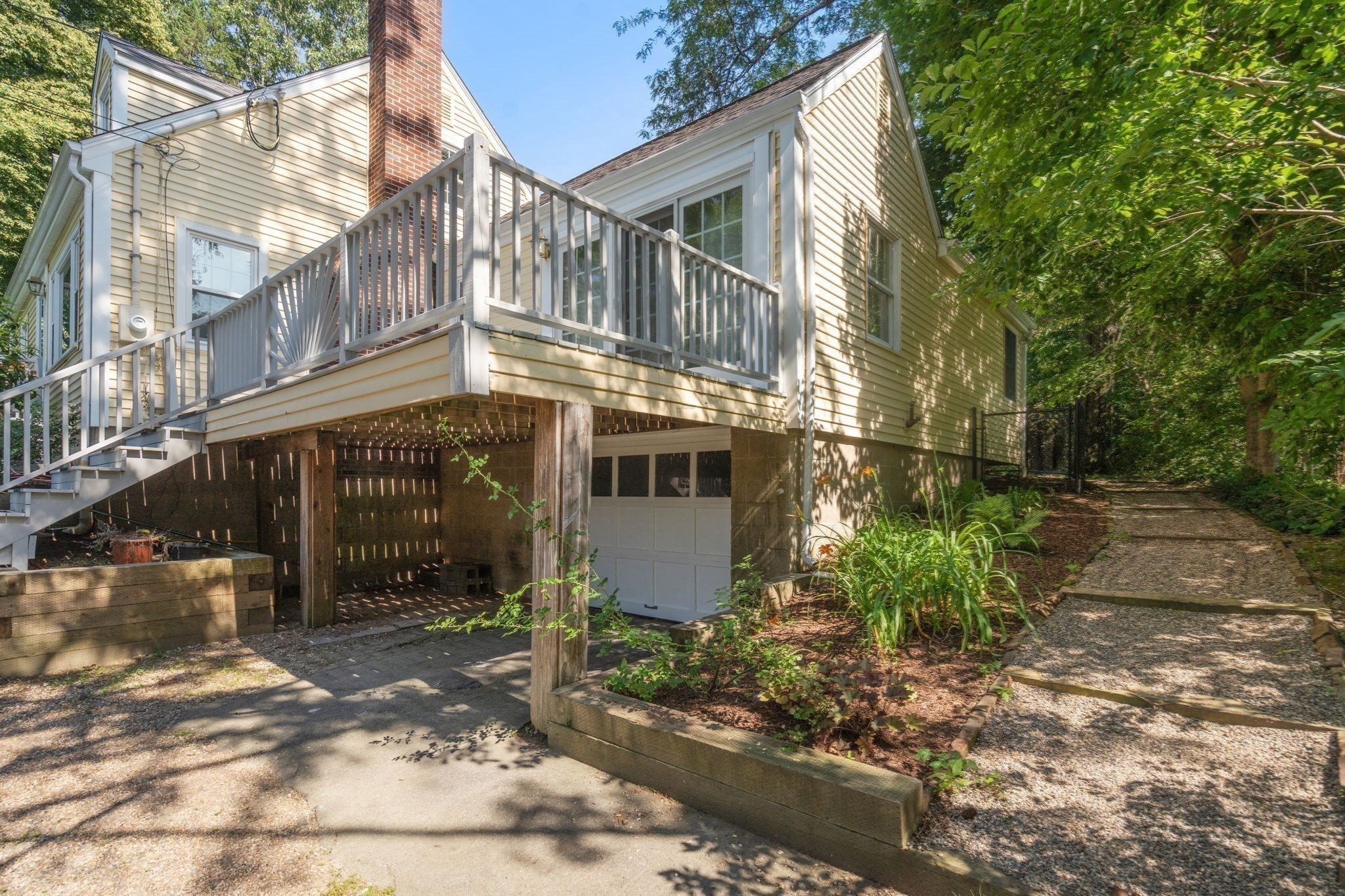 167 Glezen Ln Property Photo 3