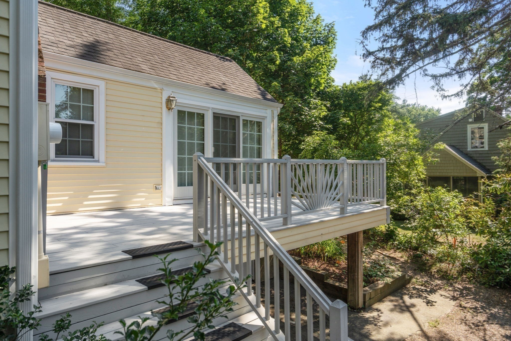 167 Glezen Ln Property Photo 7