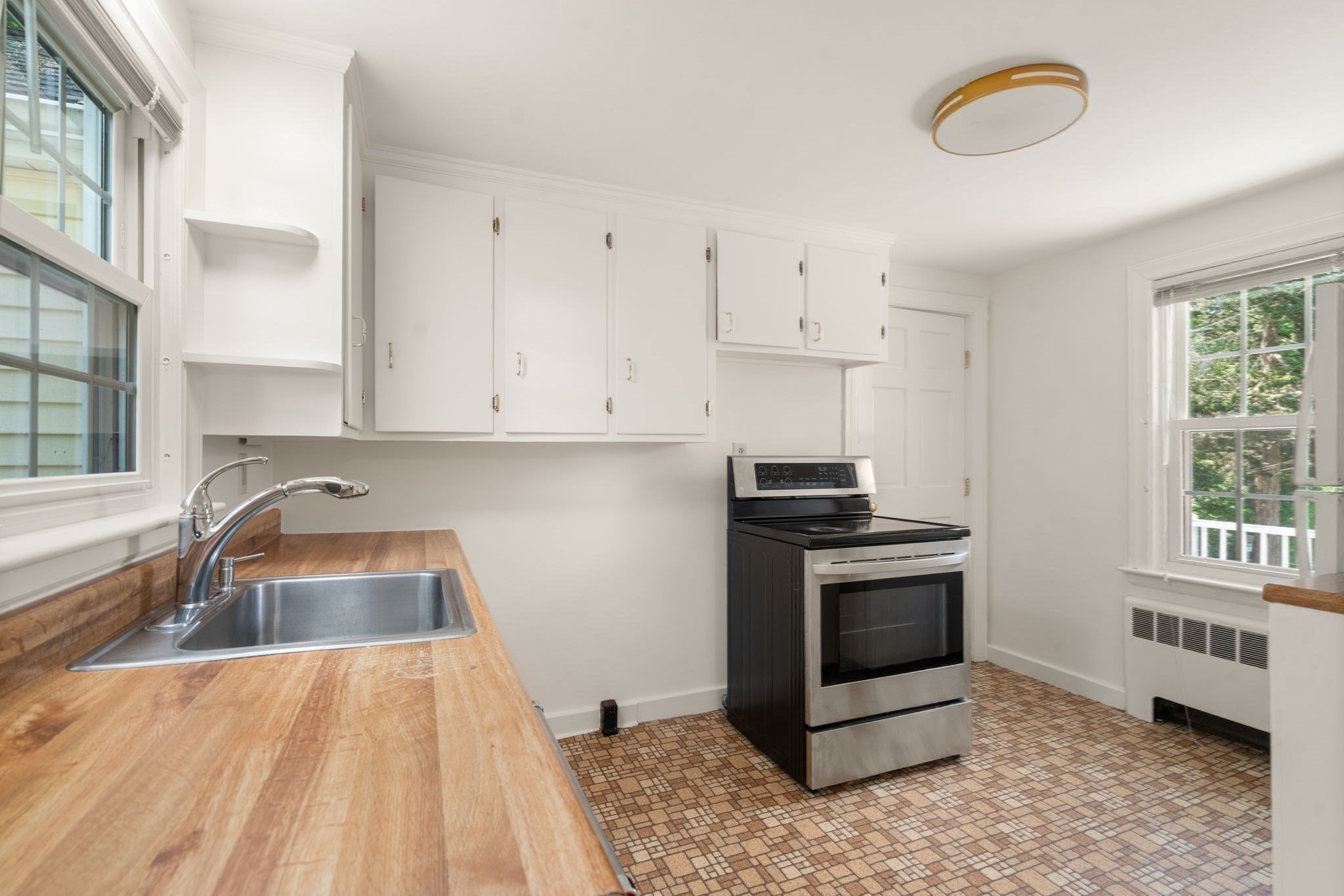 167 Glezen Ln Property Photo 15