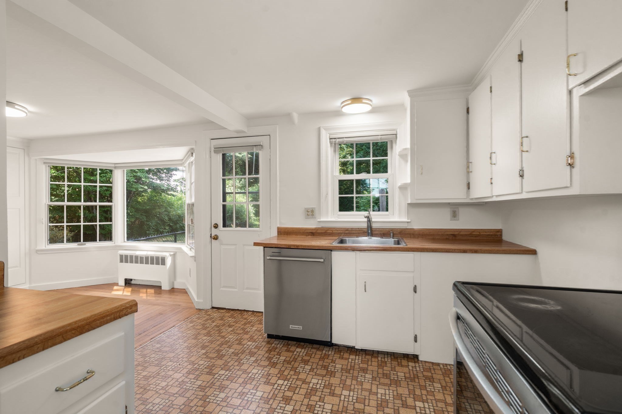 167 Glezen Ln Property Photo 16