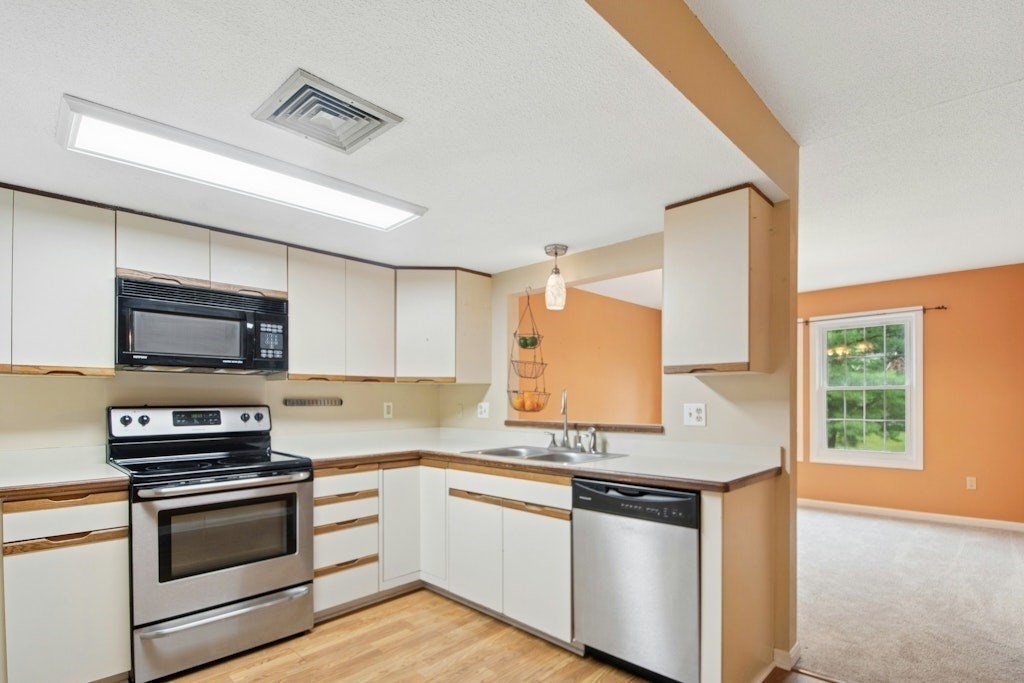 4 Herbert Drive # B Property Photo 9