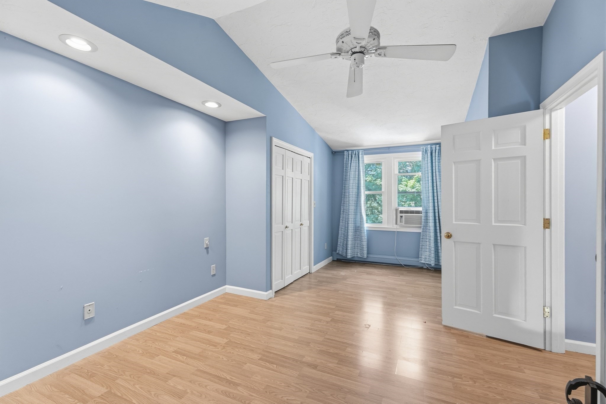 125 Jaffrey St Property Photo 17