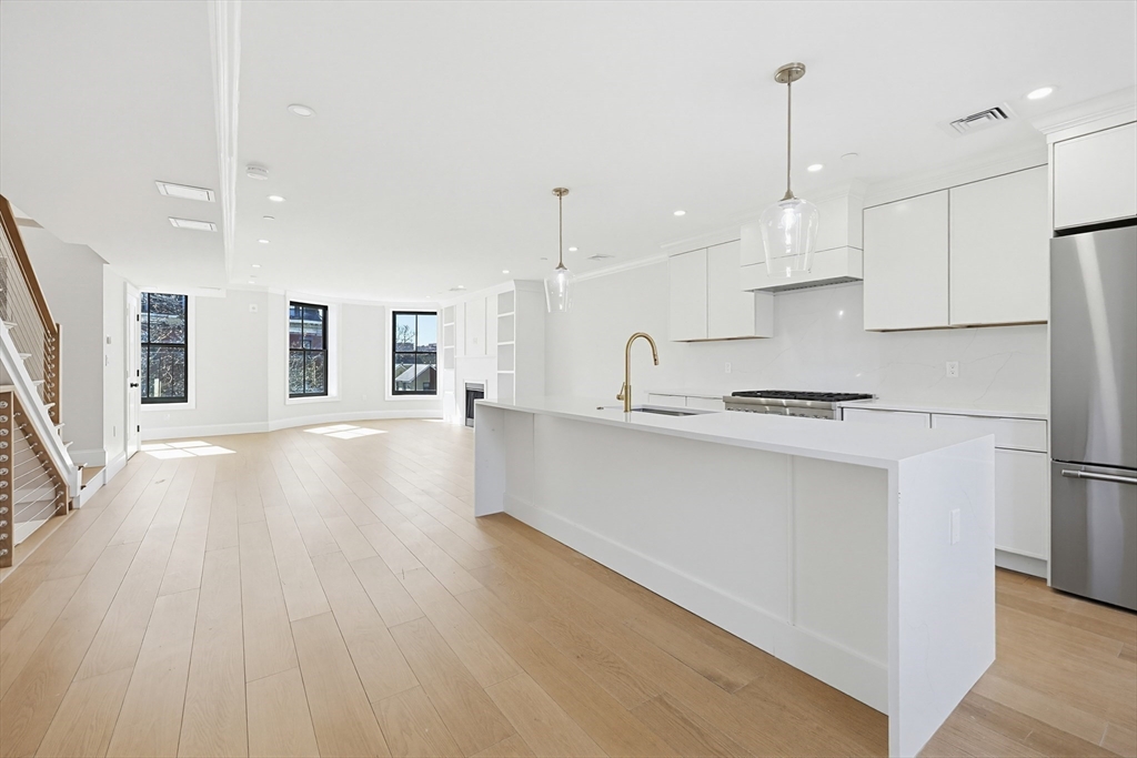 667 Tremont Ph Property Photo 1