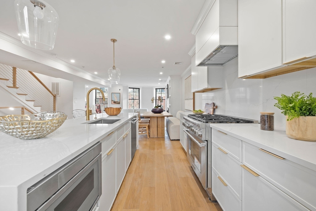 667 Tremont Ph Property Photo 8