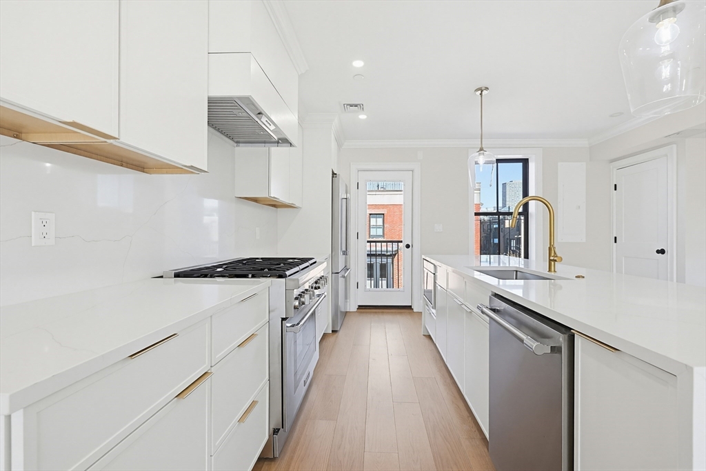 667 Tremont Ph Property Photo 13