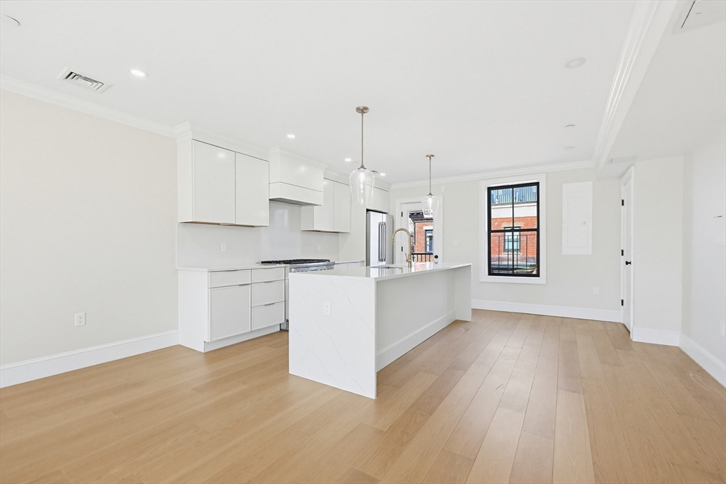 667 Tremont Ph Property Photo 14