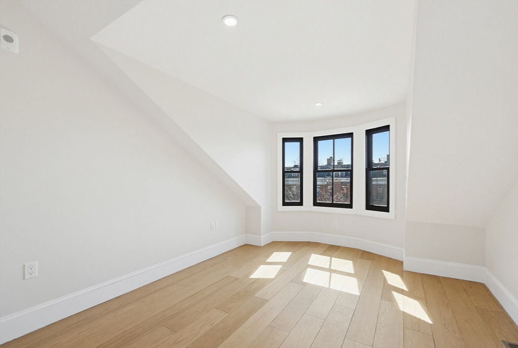 667 Tremont Ph Property Photo 26