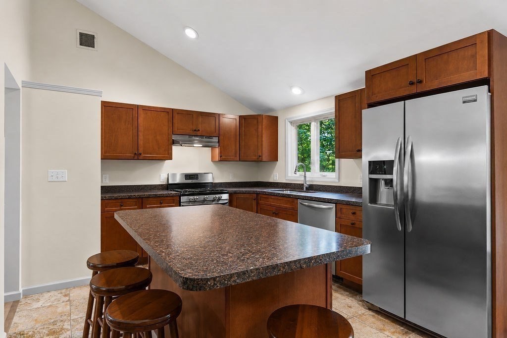 166 School St Property Photo 3