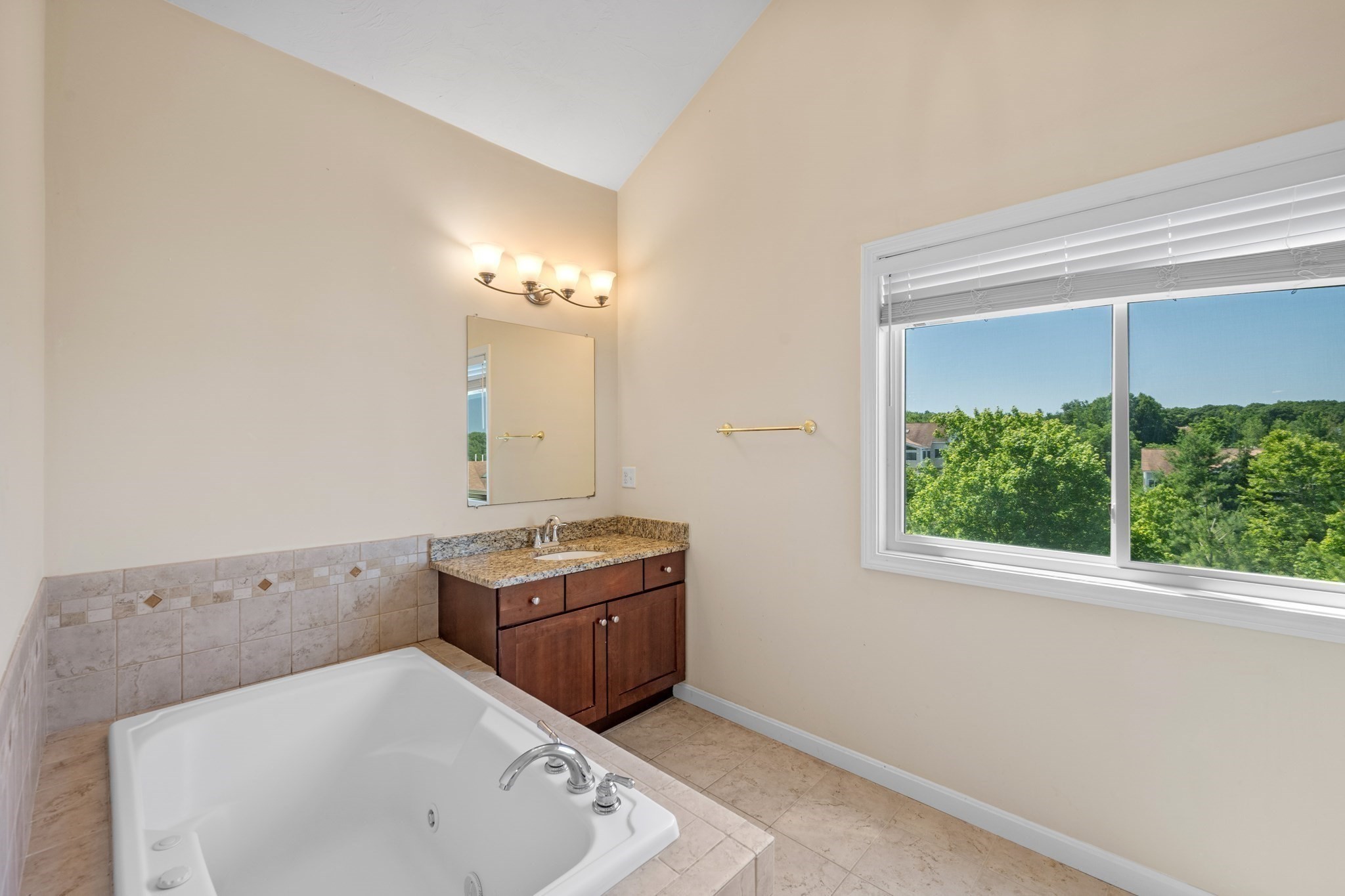 351 America Blvd # 351 Property Photo 22