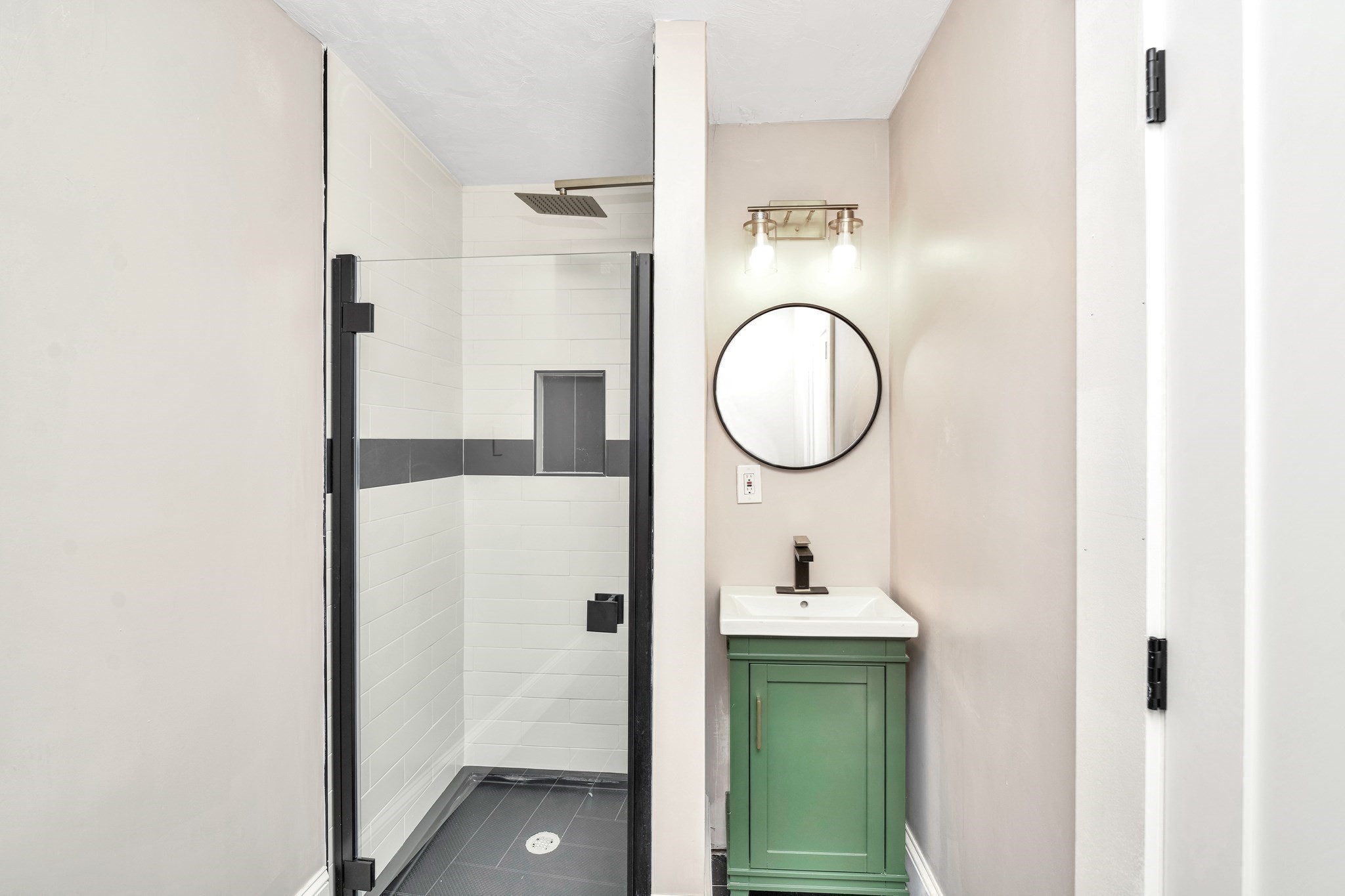 16 Carson St # 1 Property Photo 3