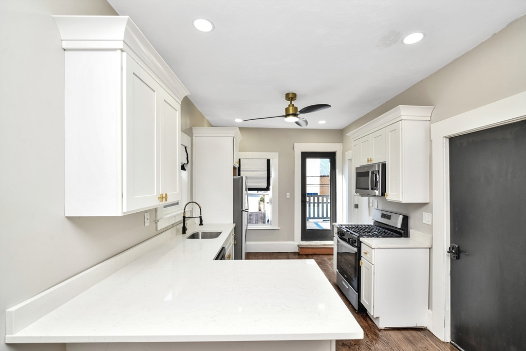 16 Carson St # 1 Property Photo 1