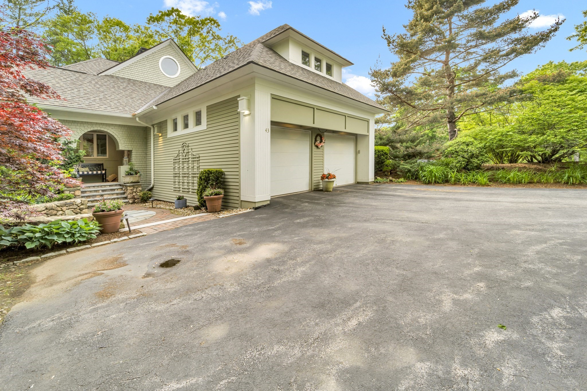 43 Country Club Way Property Photo 5