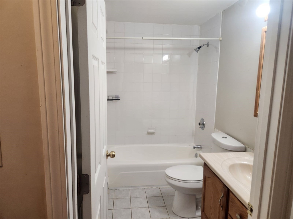 25 Farrwood Ave # 1 Property Photo 8
