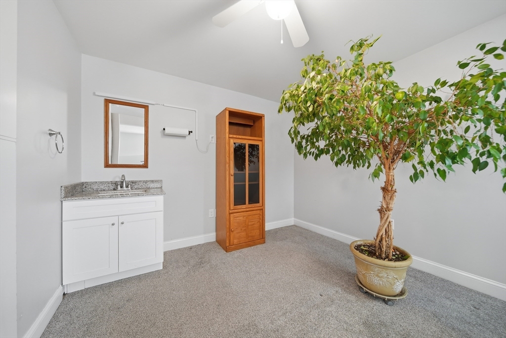 588 Main St Property Photo 30