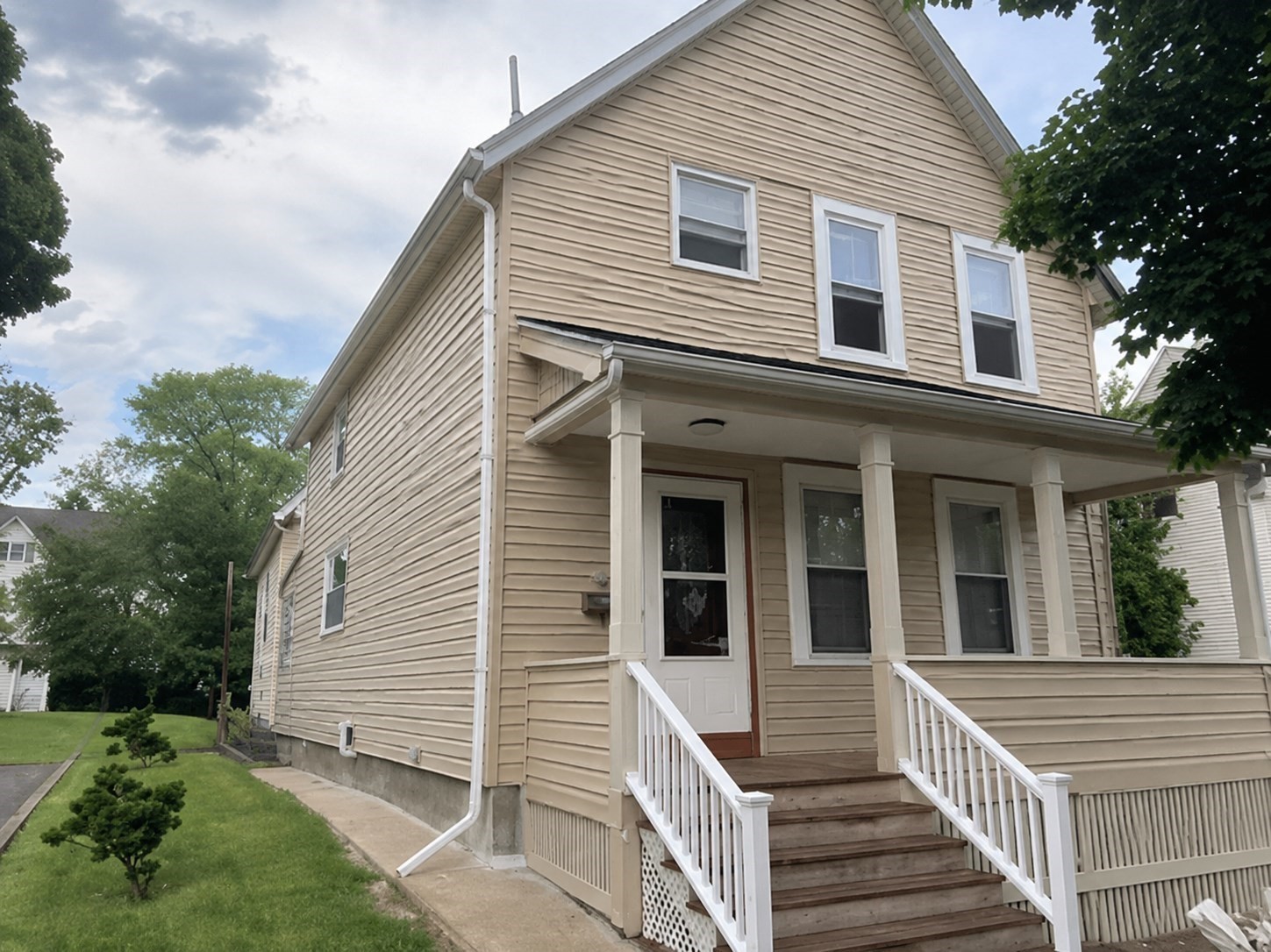 32 Harding Ave Property Photo 1