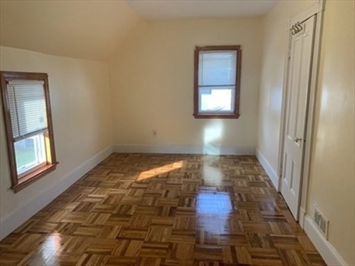 32 Harding Ave Property Photo 4