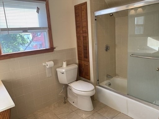 32 Harding Ave Property Photo 5