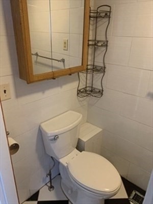 32 Harding Ave Property Photo 11