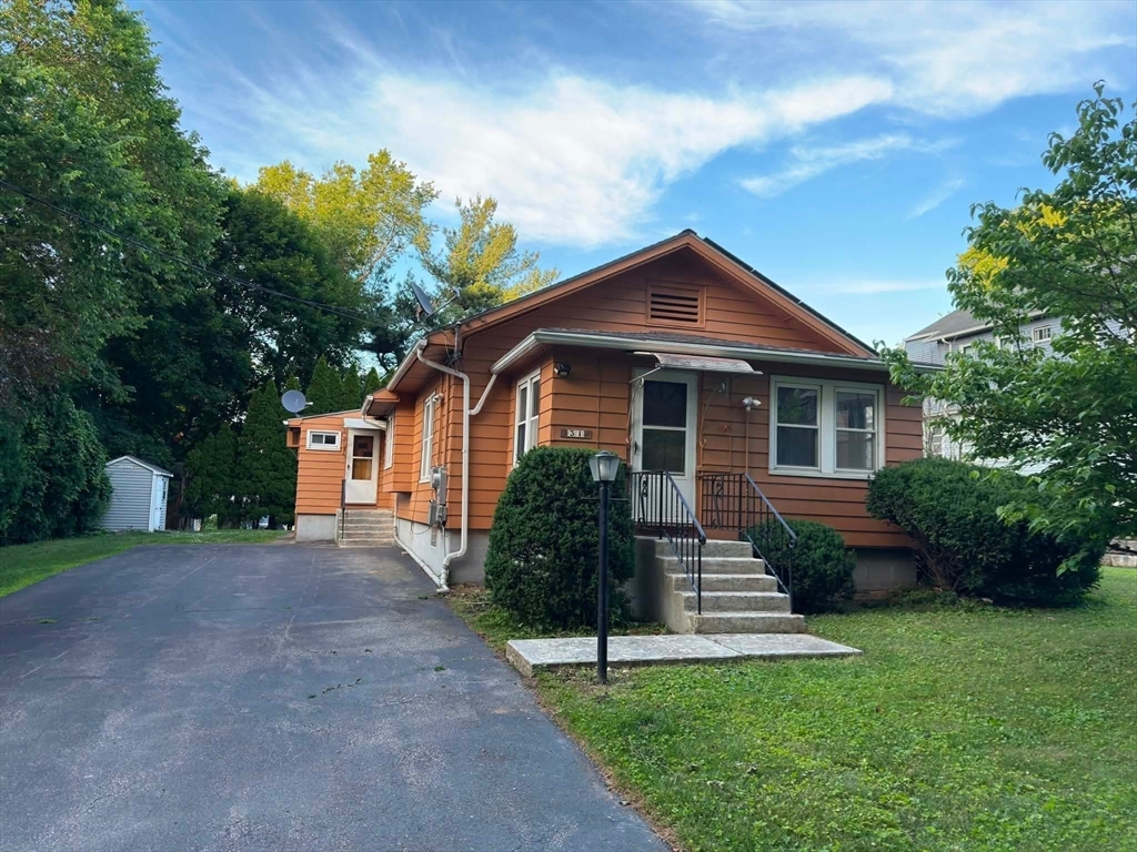 31 Colby Ave Property Photo 1