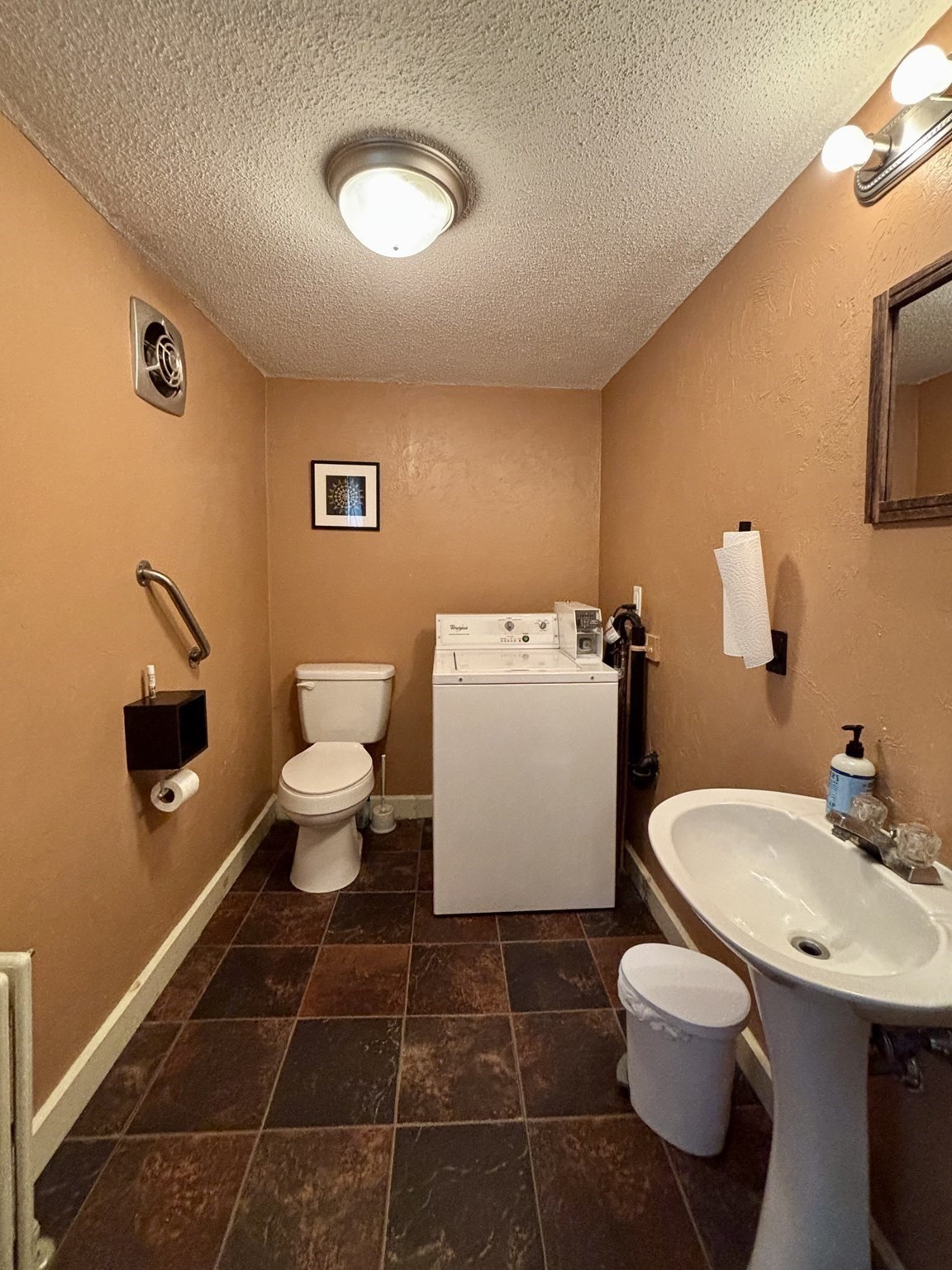 531 Summer St Property Photo 18