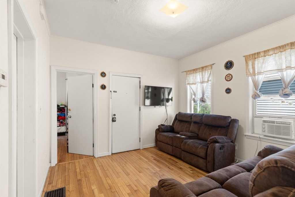 95 Malden Street Property Photo 8