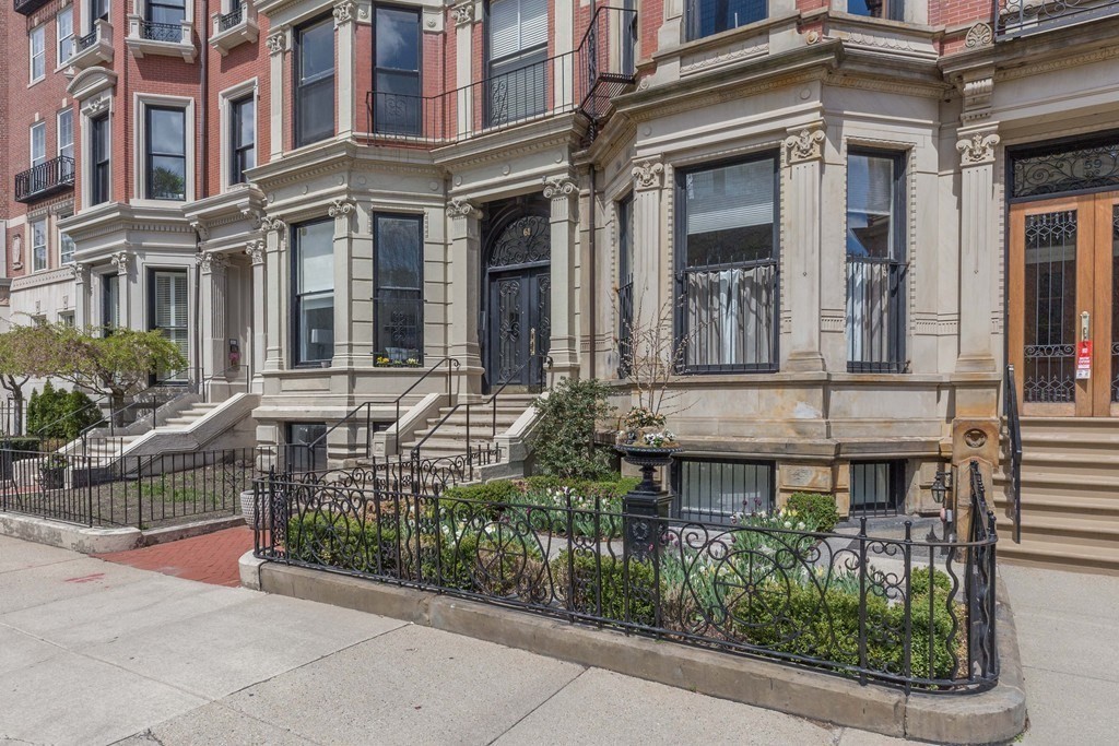 61 Commonwealth Ave # 2 Property Photo 1
