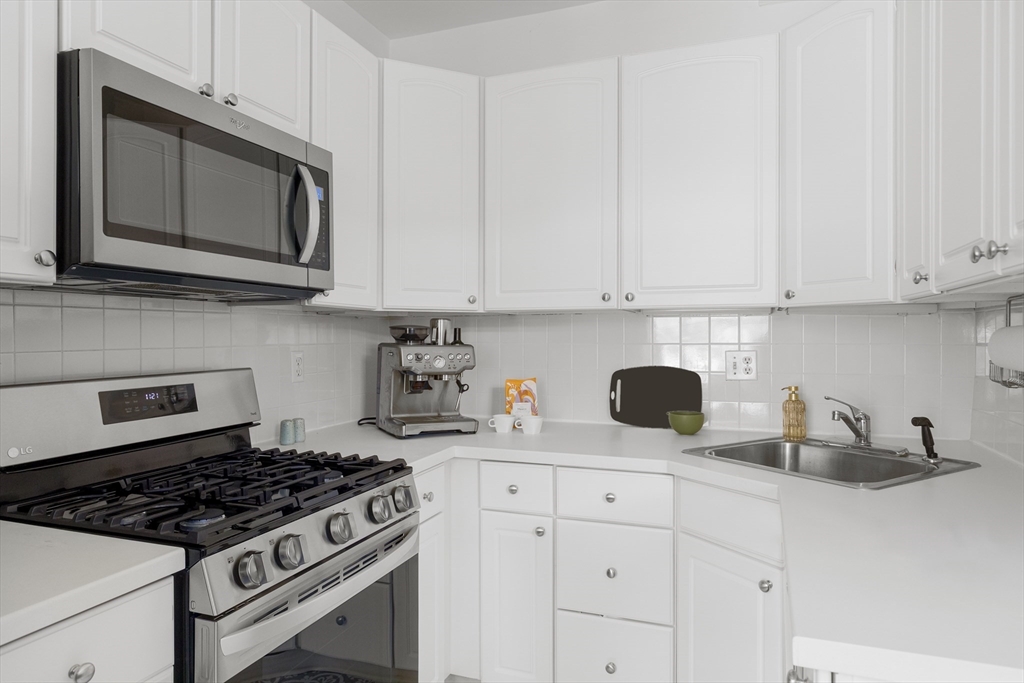 850 Massachusetts Avenue # 11 Property Photo 6
