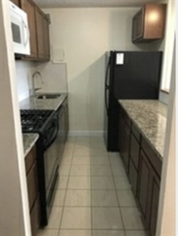 44 Washington St # 404 Property Photo 3