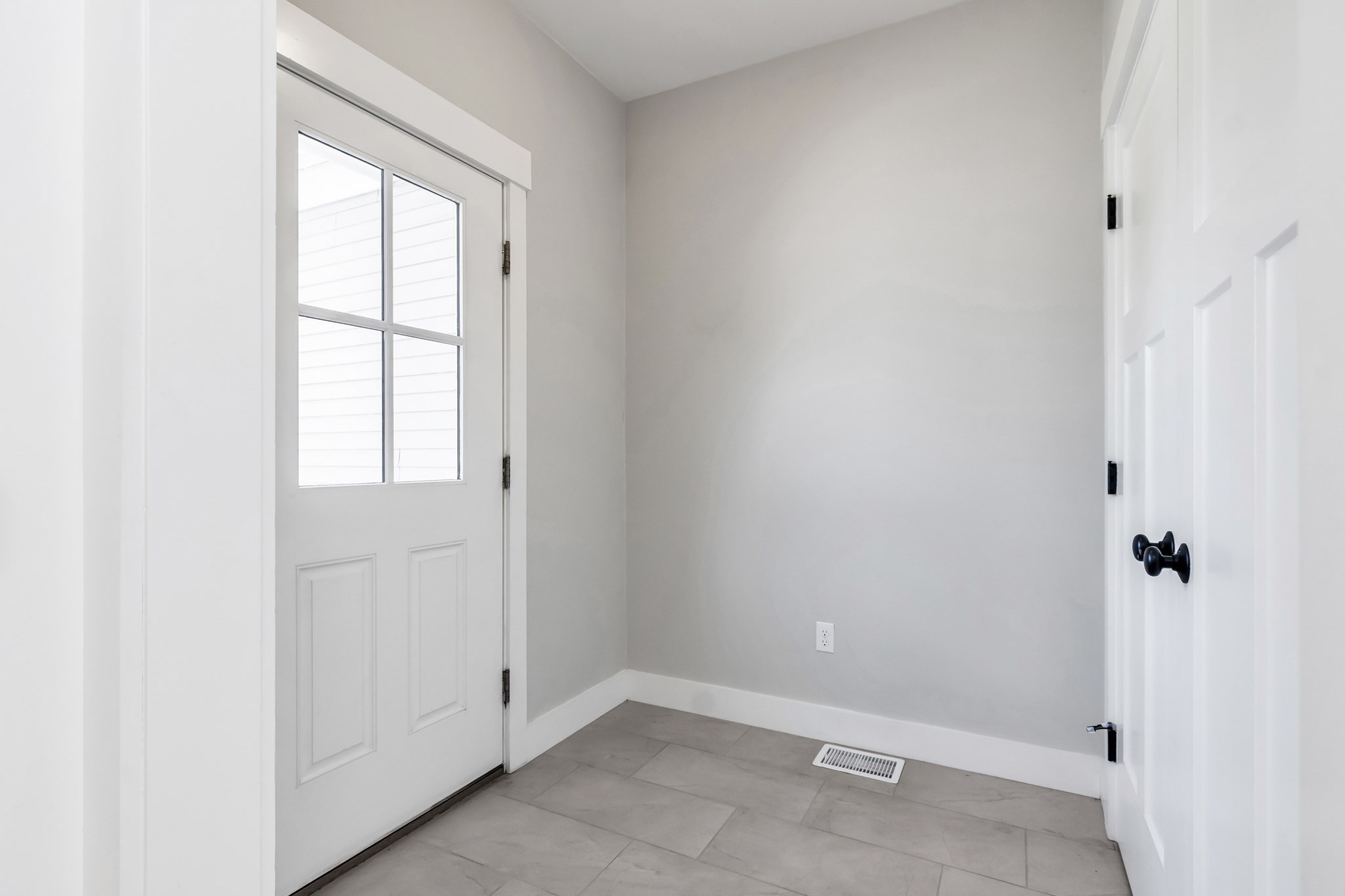 92 Grant Rd # B Property Photo 15
