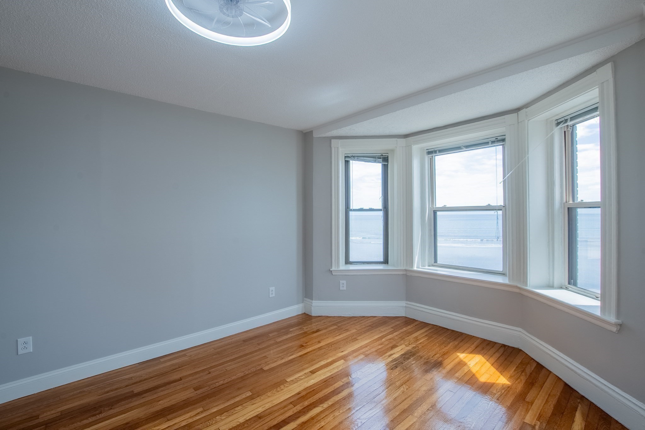 285 Lynn Shore Dr. # 302 Property Photo 18