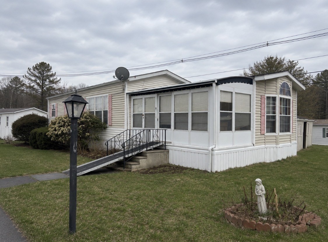 18 Tucker Ter Property Photo 1