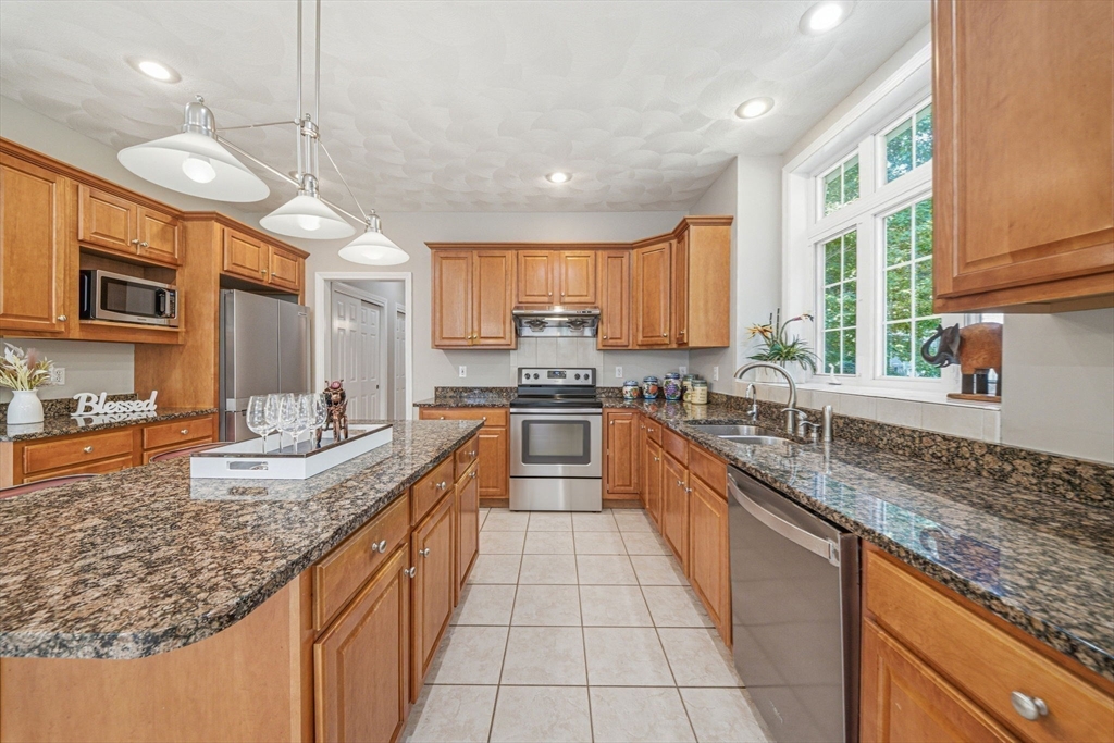 4 Juneberry Ln Property Photo 5