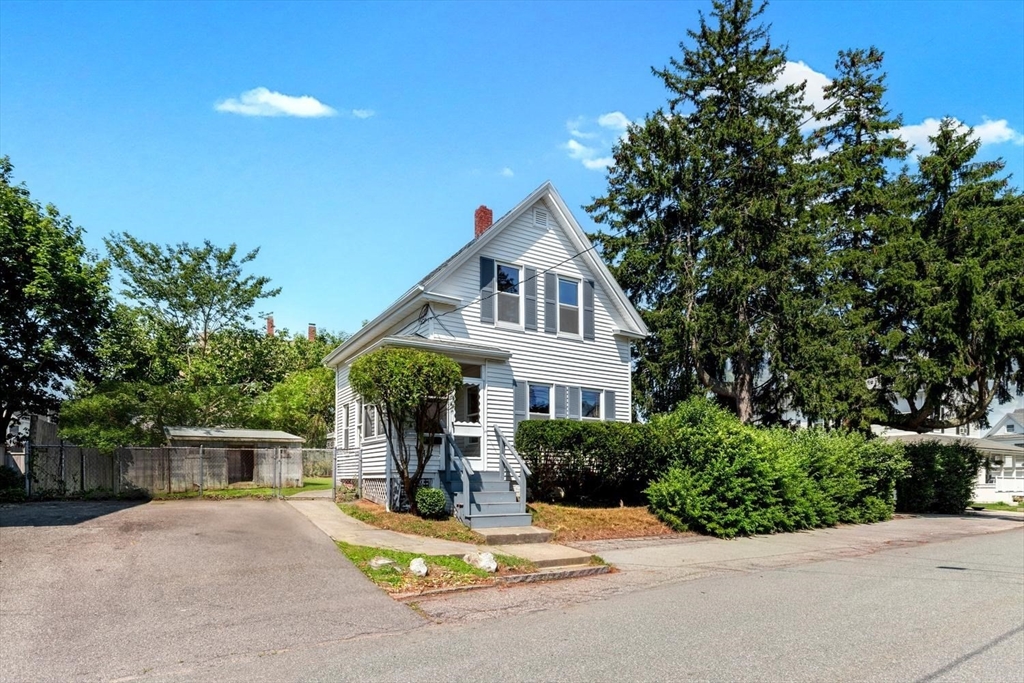 12 Lookout St. Property Photo 1