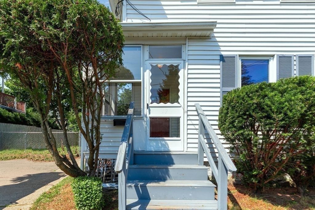 12 Lookout St. Property Photo 7