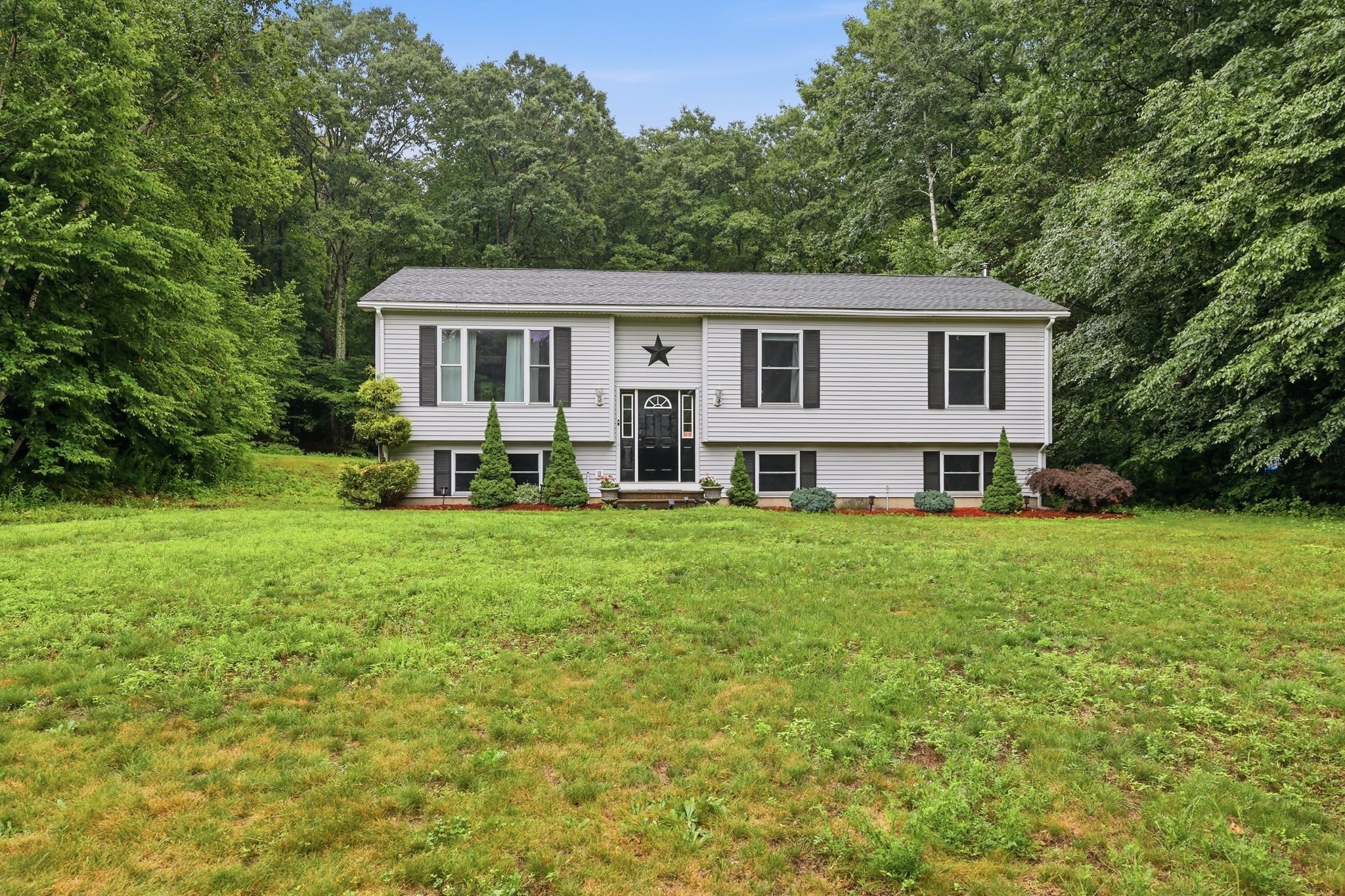 570 Woodland Way Property Photo 1