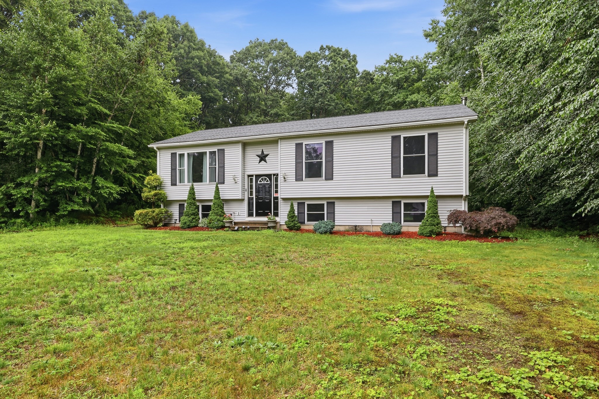 570 Woodland Way Property Photo 3