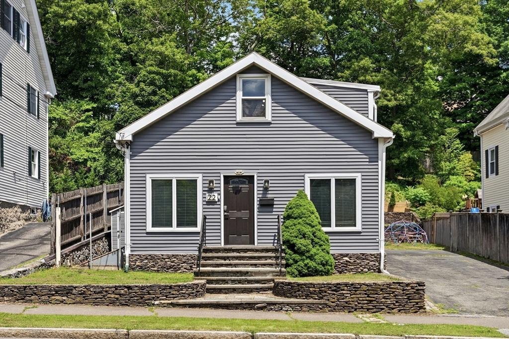 22 Cedar St Property Photo 25