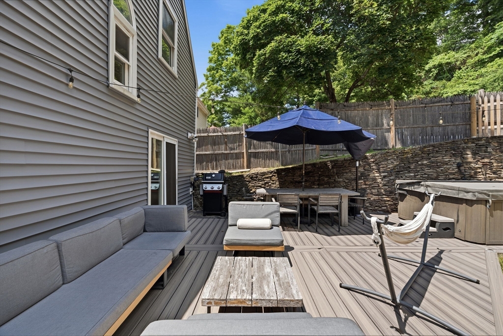 22 Cedar St Property Photo 29