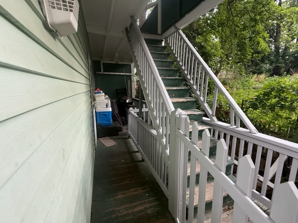 21-23 Omena Pl Property Photo 16