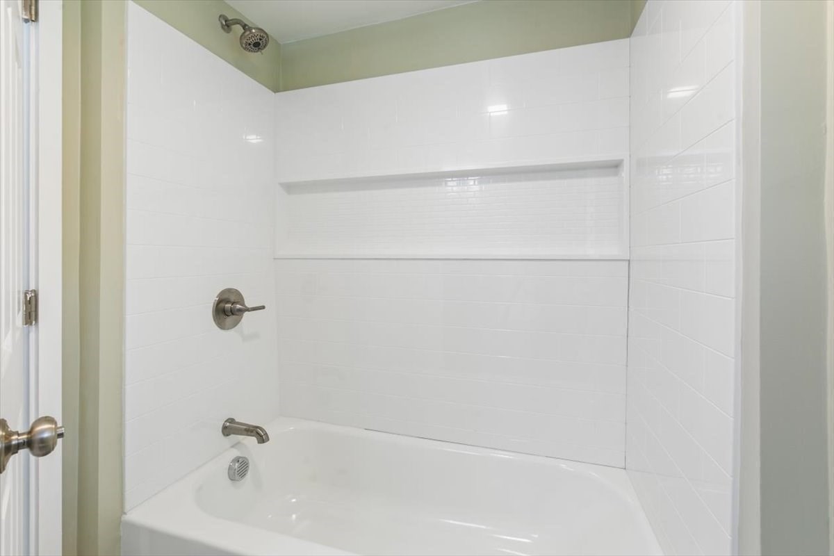 14-16 Bartlett Ave # 16 Property Photo 9