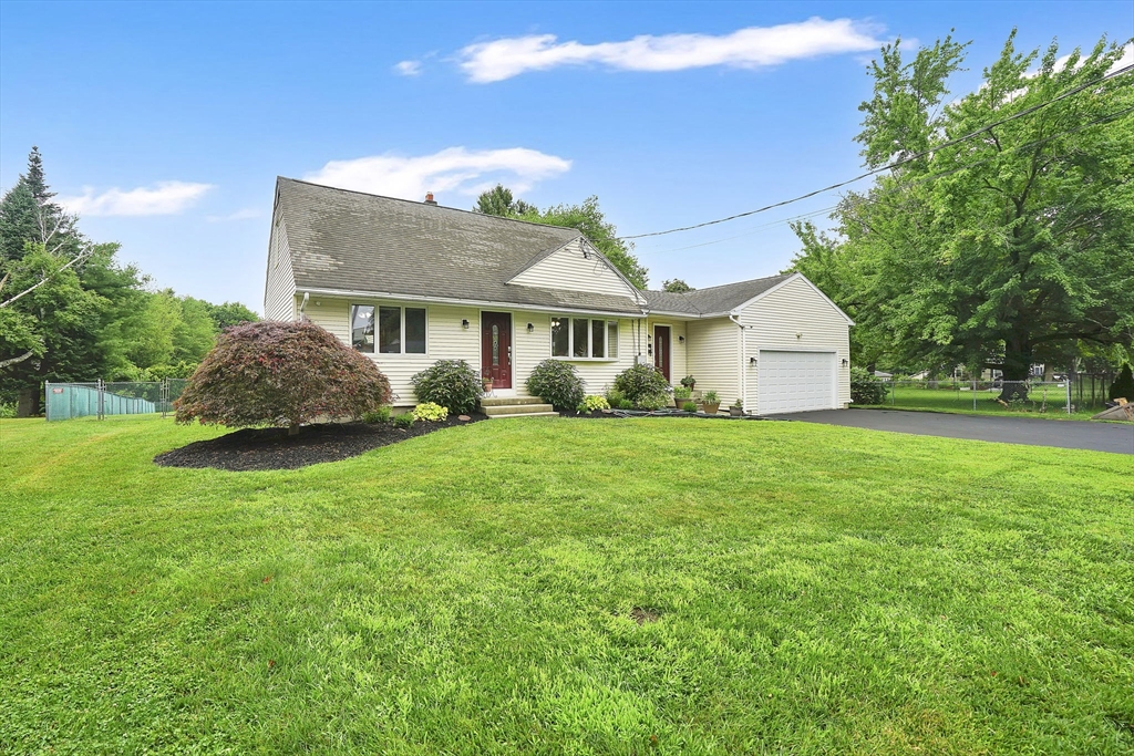 84 Judd Ave. Property Photo 3