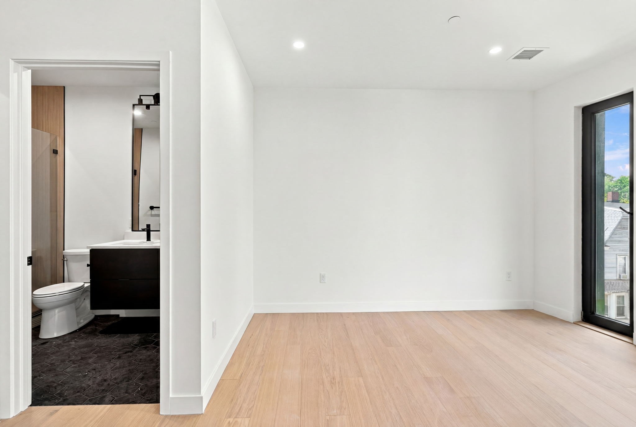 22 High Street # 203 Property Photo 13